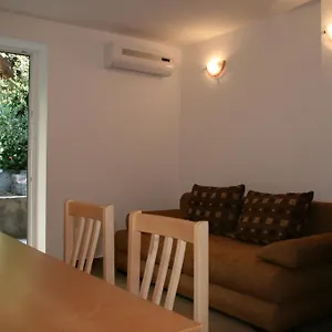  Apartment Mrduljas